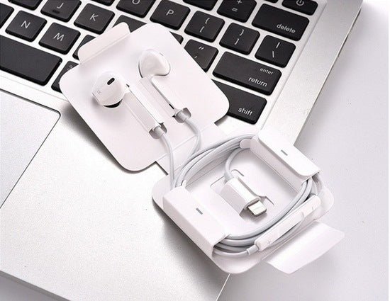 Wholesale-Lightning-Earpods-Earphone-for-iPhone-7-7-Plus.jpg i768 Apple Lightning EarPods Original (used)