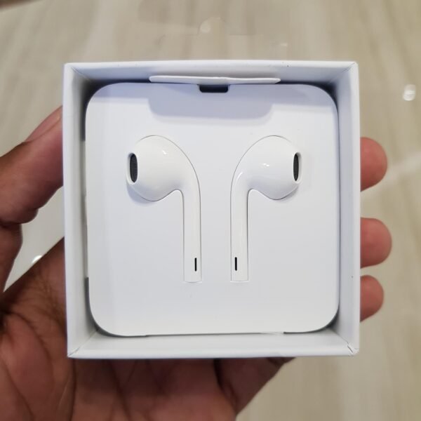 image_83a1c2ad-7377-4ce1-82a3-95f20181c83a.jpg i768 Apple Lightning EarPods Original (used)