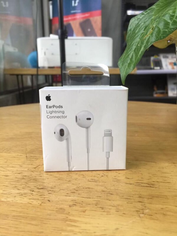 image_a5ce3a67-5264-4058-9ad6-805429ed9f52.jpg i768 Apple Lightning EarPods Original (used)